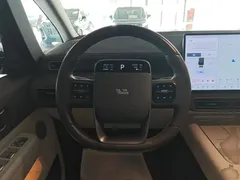 2024 Li Auto MEGA Ultra, белый — фото 11