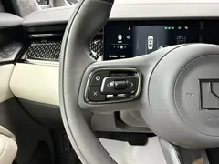2024 Zeekr 009 6-Seat Executive 4WD 108kWh, белый — фото 13