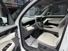 2024 Zeekr 009 6-Seat Executive 4WD 108kWh, белый — фото 16