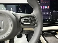 2024 Zeekr 009 6-Seat Executive 4WD 108kWh, белый — фото 23