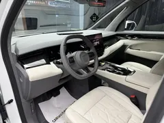 2024 Zeekr 009 6-Seat Executive 4WD 108kWh, белый — фото 27