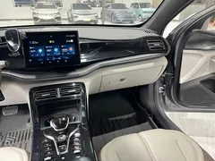 2024 BYD Qin PLUS Honor DM-i PHEV 55km Leading — фото 11