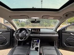2022 Geely Emgrand 4th Gen 1.5L CVT Premium — фото 5