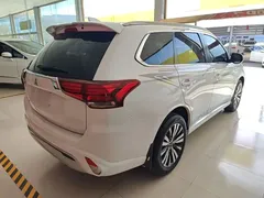 2021 Mitsubishi Outlander 2.0L 2WD 5-seat, белый — фото 7