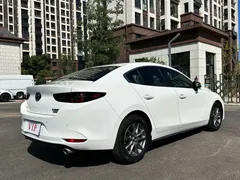 2020 Mazda 3 1.5L AT, белый — фото 15