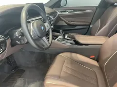 2022 BMW 5 Series 525Li M Sport Package, чёрный — фото 10