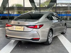 2022 Lexus ES 200 Excellence — фото 4