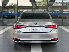 2022 Lexus ES 200 Excellence — фото 5