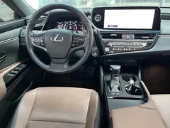 2022 Lexus ES 200 Excellence — фото 13