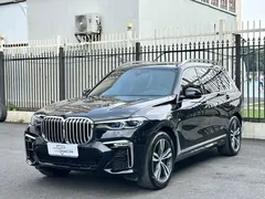 2021 BMW X7 xDrive40i Premium M Sport Package, чёрный — фото 1