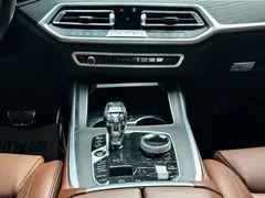 2021 BMW X7 xDrive40i Premium M Sport Package, чёрный — фото 5