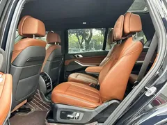 2021 BMW X7 xDrive40i Premium M Sport Package, чёрный — фото 12