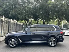 2021 BMW X7 xDrive40i Premium M Sport Package, чёрный — фото 14