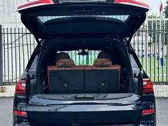 2021 BMW X7 xDrive40i Premium M Sport Package, чёрный — фото 15