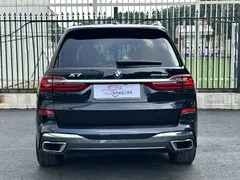 2021 BMW X7 xDrive40i Premium M Sport Package, чёрный — фото 17