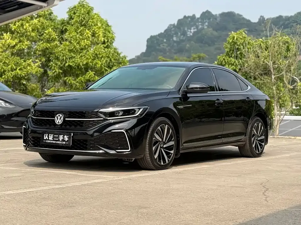 2023 Volkswagen Passat 330TSI Elite