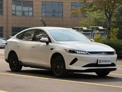 2025 BYD Qin PLUS EV Smart Driving 420km Leading, белый — фото 3