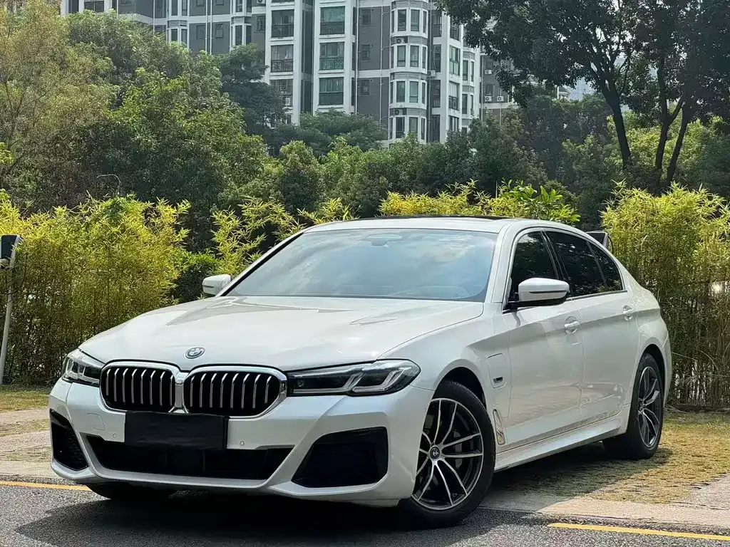 2022 BMW 5 Series 535Le PHEV M Sport Package
