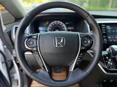 2021 Honda Odyssey 2.0L Premium, белый — фото 12