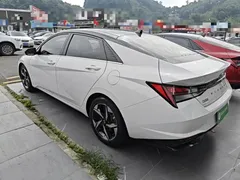 2021 Hyundai Elantra 1.5L CVT TOP Flagship, белый — фото 5