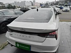 2021 Hyundai Elantra 1.5L CVT TOP Flagship, белый — фото 6