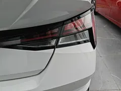 2021 Hyundai Elantra 1.5L CVT TOP Flagship, белый — фото 8