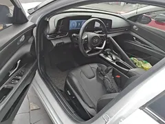 2021 Hyundai Elantra 1.5L CVT TOP Flagship, белый — фото 16