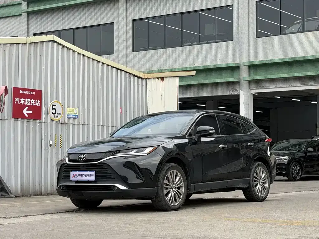 2022 Toyota Harrier 2.0L CVT 2WD Premium