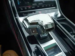 2023 Audi A8L 50 TFSI quattro Select, чёрный — фото 9