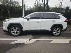 2022 Toyota RAV4 2.0L CVT 2WD Fashion, белый — фото 3