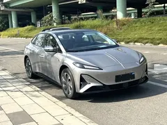 2025 Hongqi Tiangong 05 550 Smart Choice — фото 3