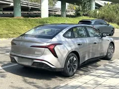 2025 Hongqi Tiangong 05 550 Smart Choice — фото 15
