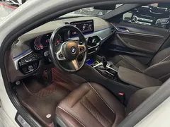 2022 BMW 5 Series 530Li Leading M Sport Package, белый — фото 7