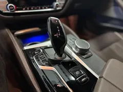 2022 BMW 5 Series 530Li Leading M Sport Package, белый — фото 12
