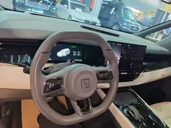 2024 Zeekr 009 6-Seat Executive 4WD 108kWh, чёрный — фото 10
