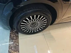 2024 Zeekr 009 6-Seat Executive 4WD 108kWh, чёрный — фото 23