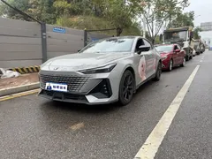 2022 Changan UNI-V 1.5T Premium — фото 1