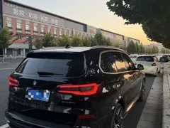 2022 BMW X5 40Li Premium M Sport Package, чёрный — фото 6