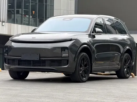 2023 Li Auto L8