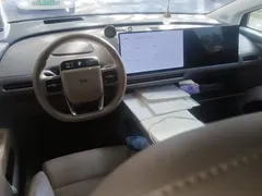 2025 Li Auto i8 Standard, чёрный — фото 12
