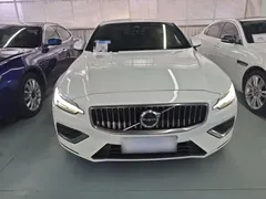 2023 Volvo S60 B4 Luxury, белый — фото 3