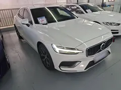 2023 Volvo S60 B4 Luxury, белый — фото 4