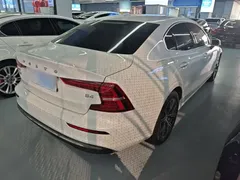 2023 Volvo S60 B4 Luxury, белый — фото 7