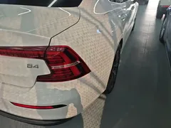 2023 Volvo S60 B4 Luxury, белый — фото 8