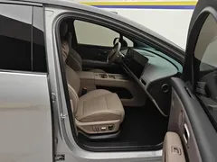 2025 Li Auto i6 2WD Standard — фото 8