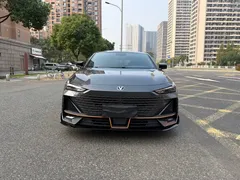 2022 Changan UNI-V 1.5T Sport — фото 2