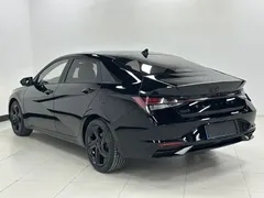 2022 Hyundai Elantra 1.5L CVT LUX Black Knight Limited Edition, чёрный — фото 6