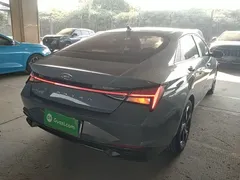 2021 Hyundai Elantra 1.5L CVT LUX Premium — фото 7
