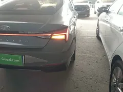 2021 Hyundai Elantra 1.5L CVT LUX Premium — фото 8