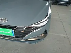 2021 Hyundai Elantra 1.5L CVT LUX Premium — фото 24